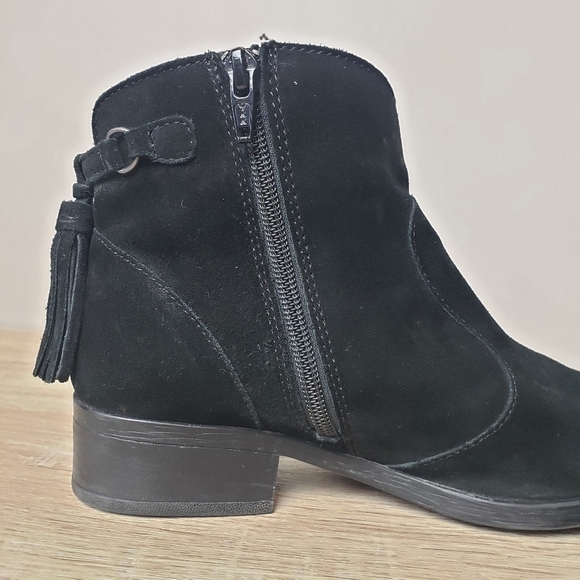 B.O.C Leather Upper Black Ankle Boots - Picture 6 of 11